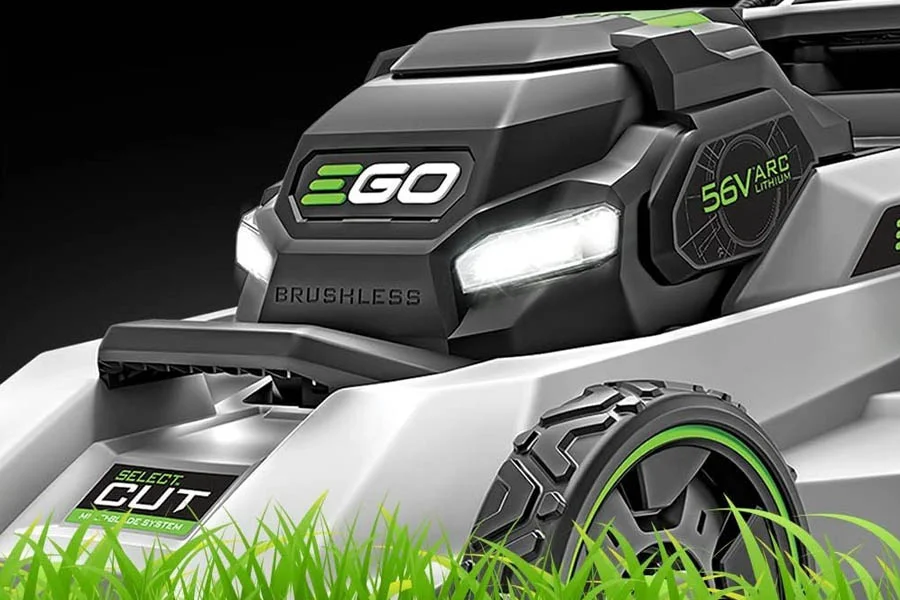 battery charged lawn mower